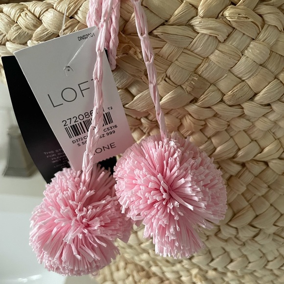 Brand new loft beach bag - Picture 3 of 7